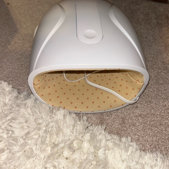 White Intelligent Hand Massager - Picture 4 of 9